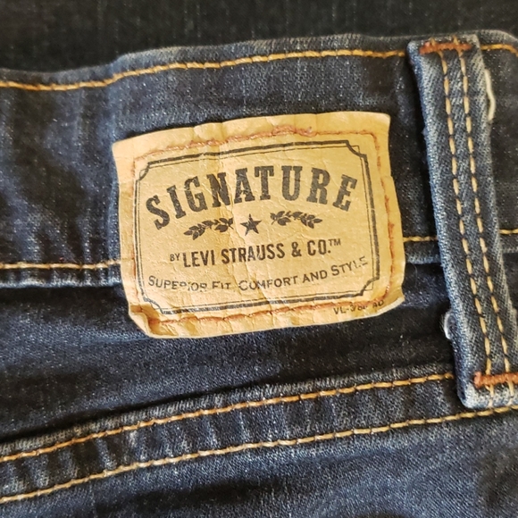 Signature by Levi Strauss at waist bootcut dark wash denim jeans Size 14 - Picture 5 of 8